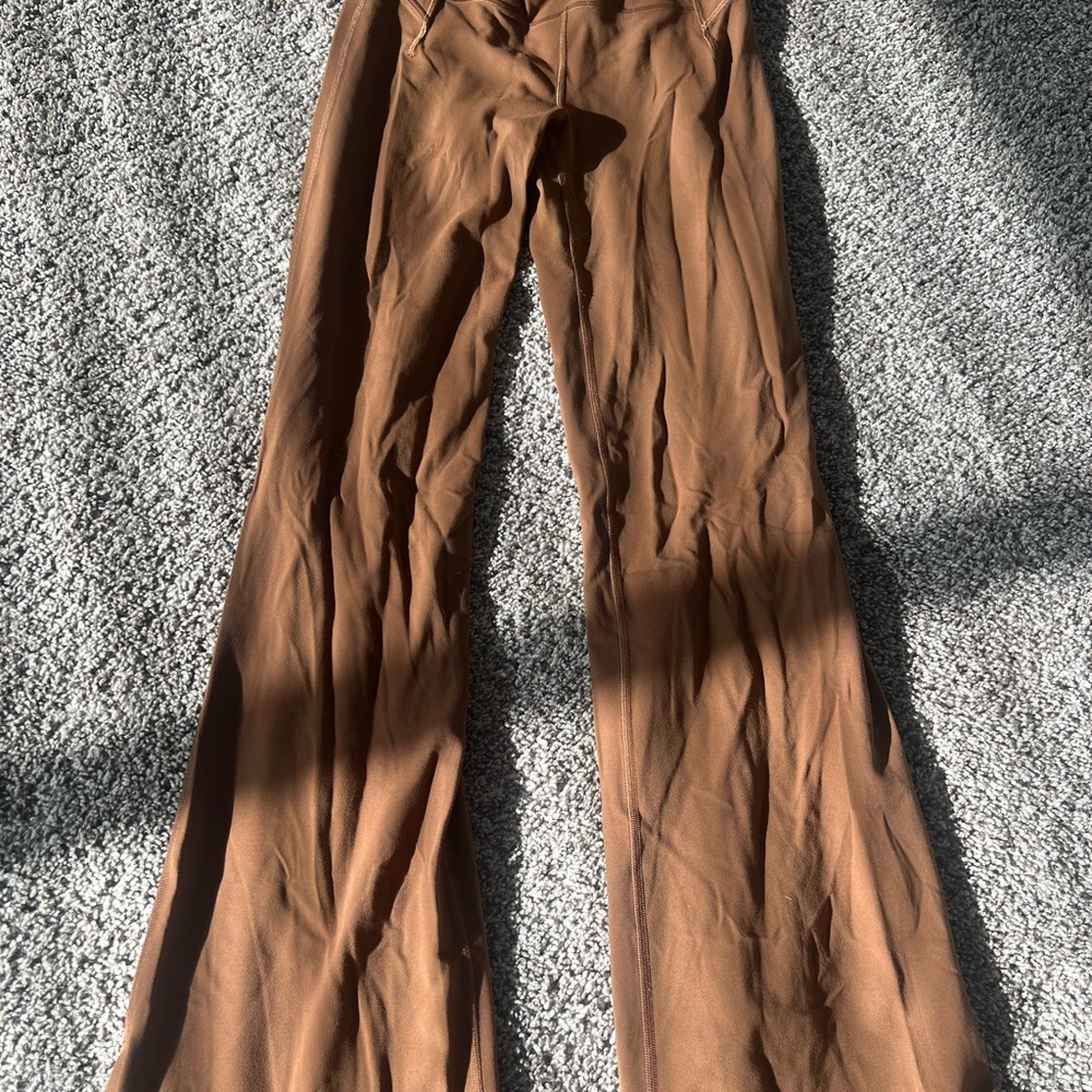 Lululemon groove super-high-rise flared pant nulu regular